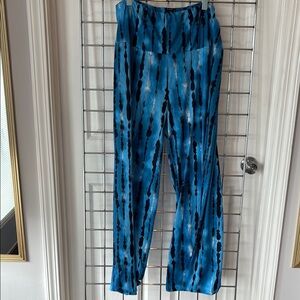Dynamic Blue Abstract Leggings with Elastic Waistband